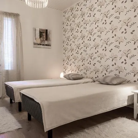 Tuomenkukka A4 קאלאיוקי